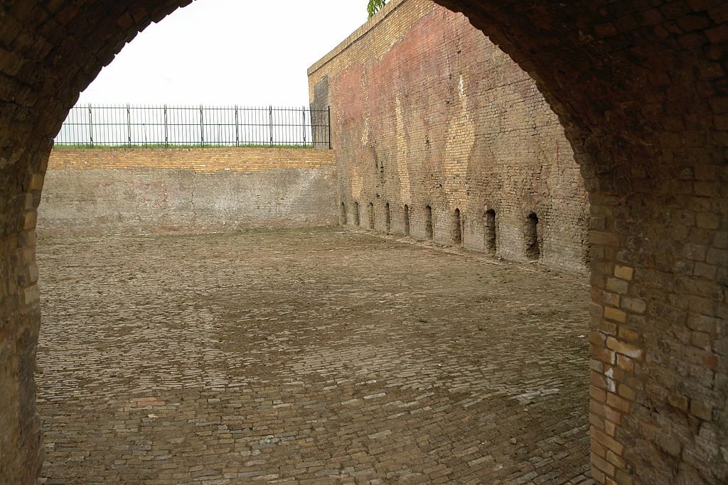 steenoven.JPG (289104 bytes)
