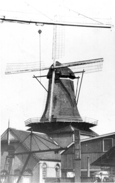 molen onsgenoegen.jpg (70825 bytes)